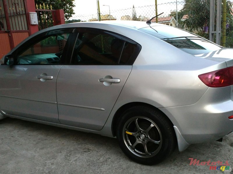 2004' Mazda Axela Alloy wheels photo #3