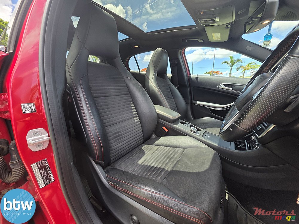 2014' Mercedes-Benz GLA 180 AMG photo #5