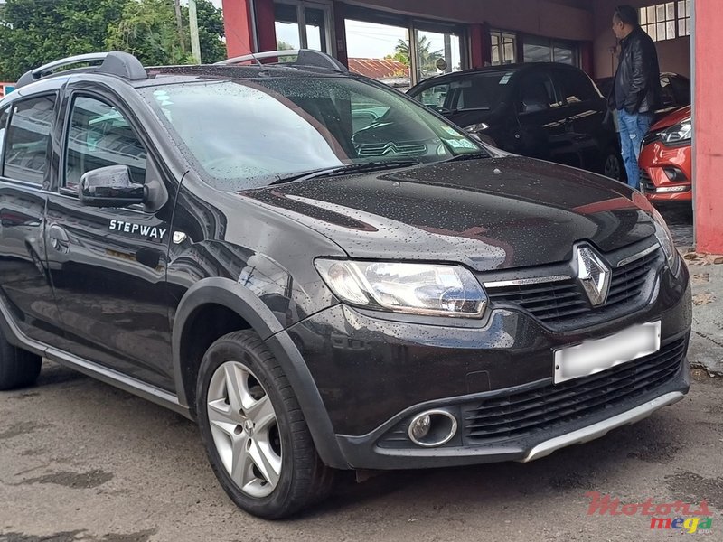 2014' Renault Sandero photo #4