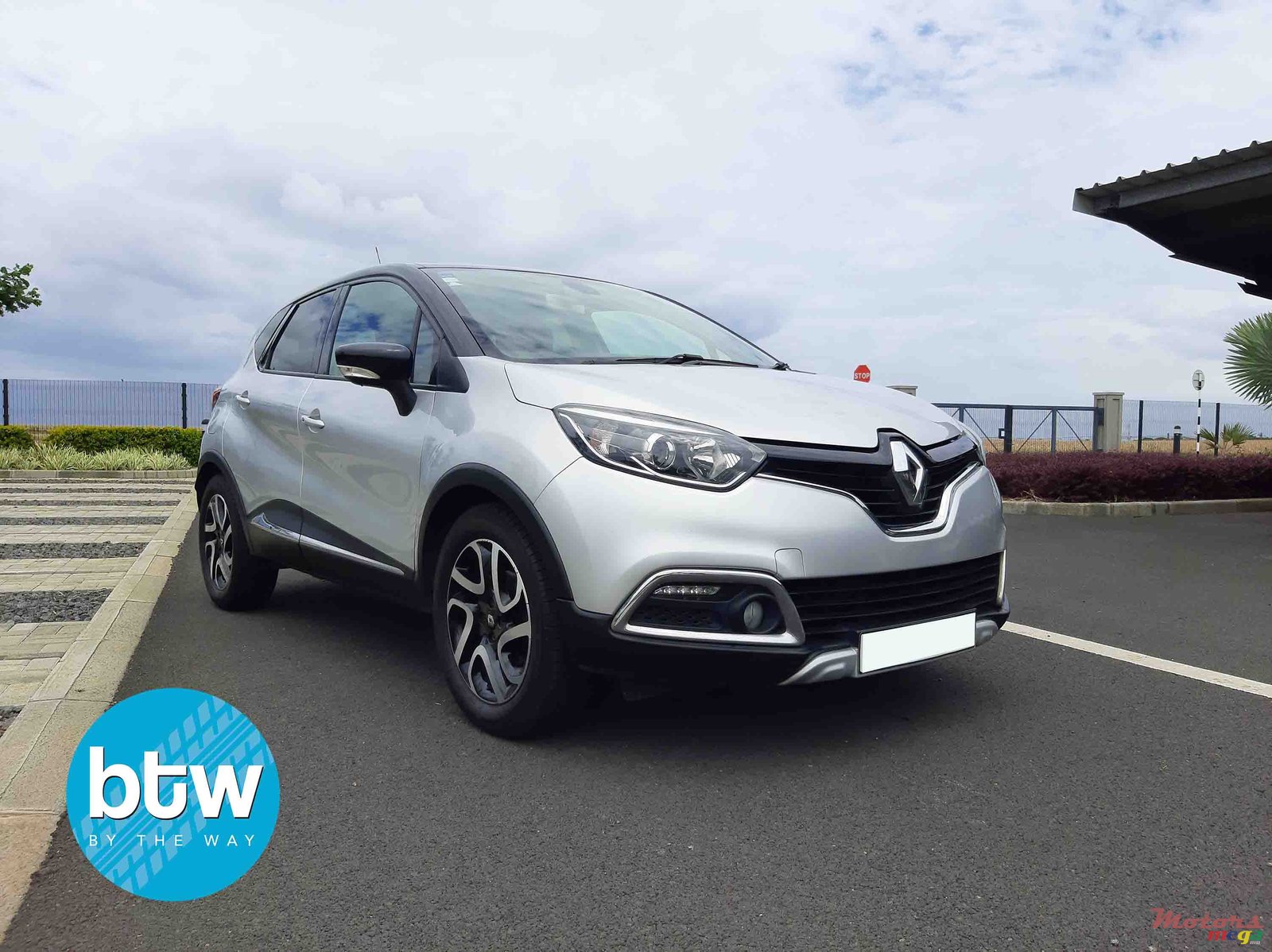 2015' Renault Captur photo #1