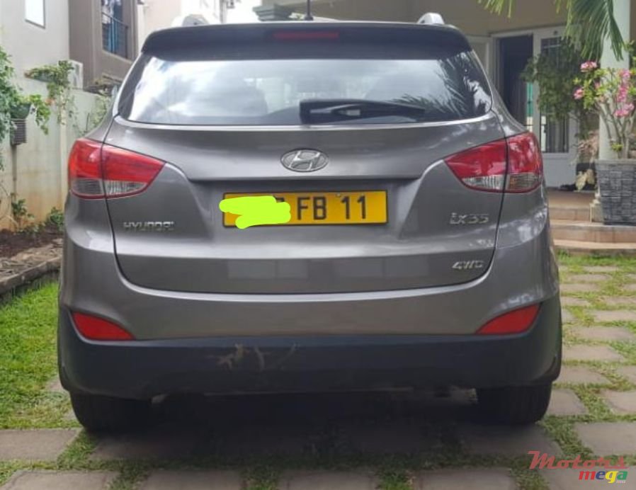 2011' Hyundai ix35 photo #3