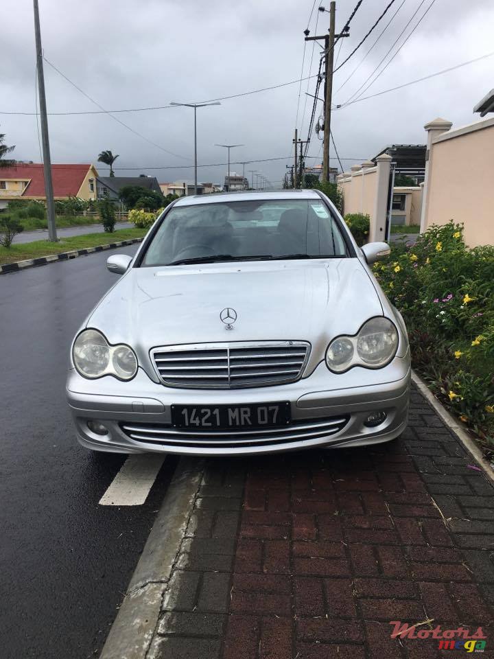 2007' Mercedes-Benz C-Class photo #1