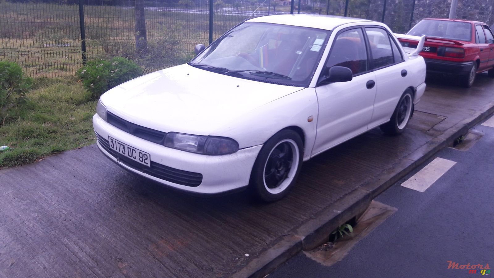 1992' Nissan photo #1