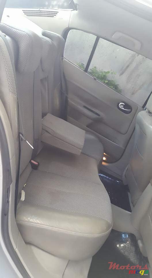 2004' Renault photo #6