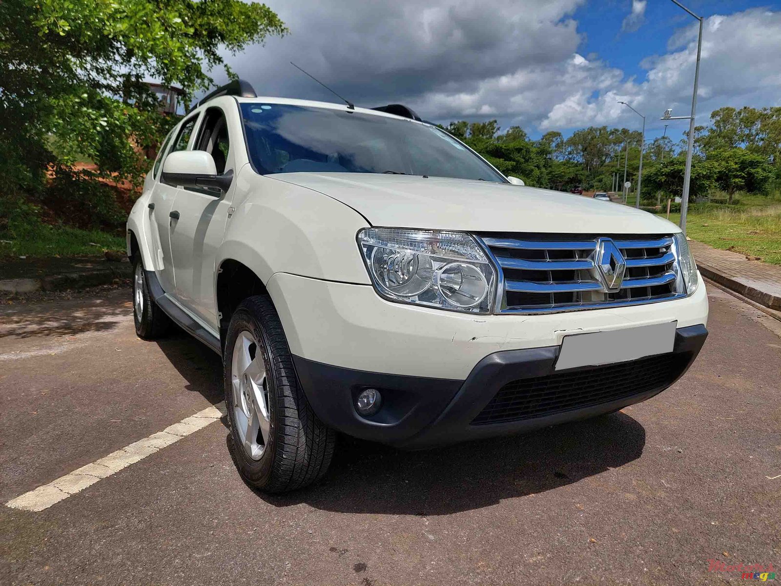2014' Renault Duster photo #1