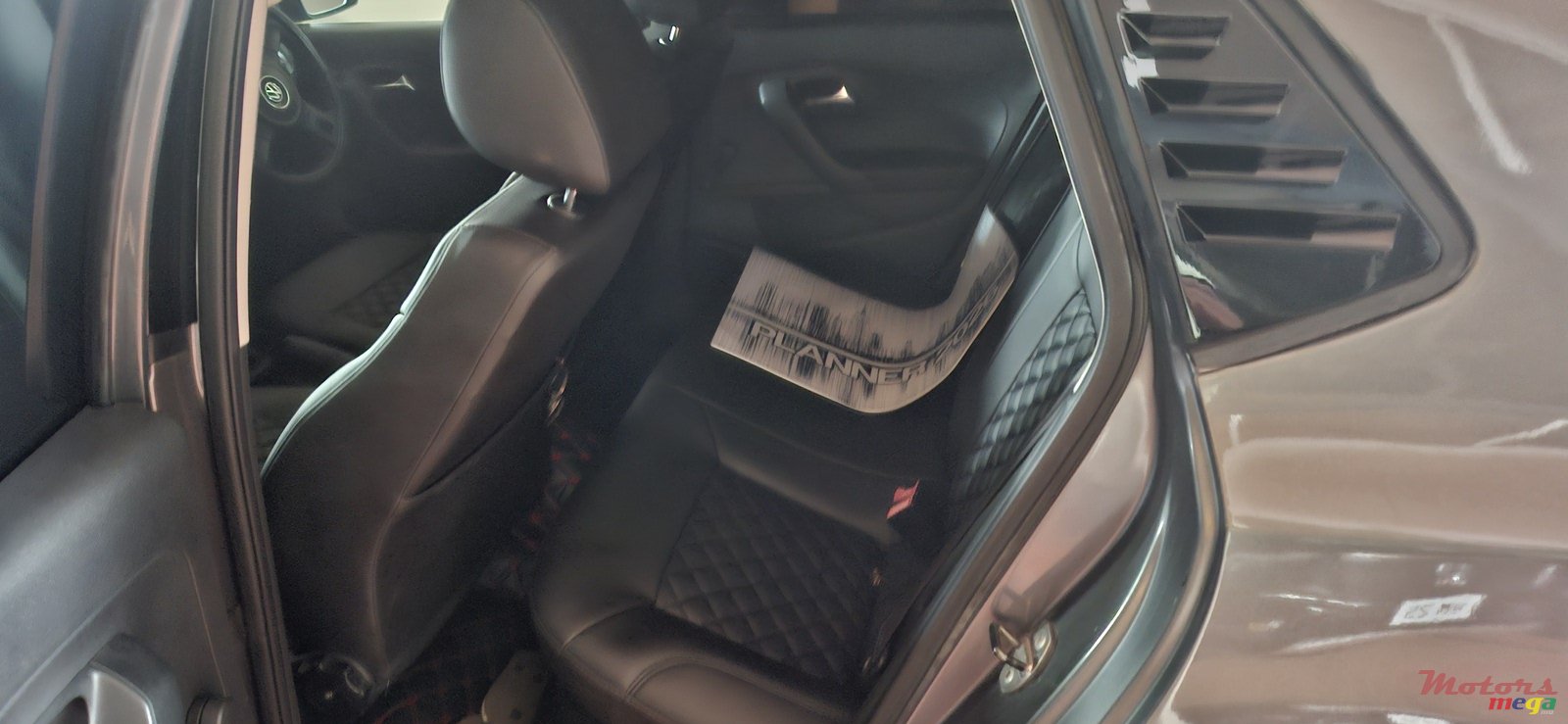 2012' Volkswagen Polo photo #4