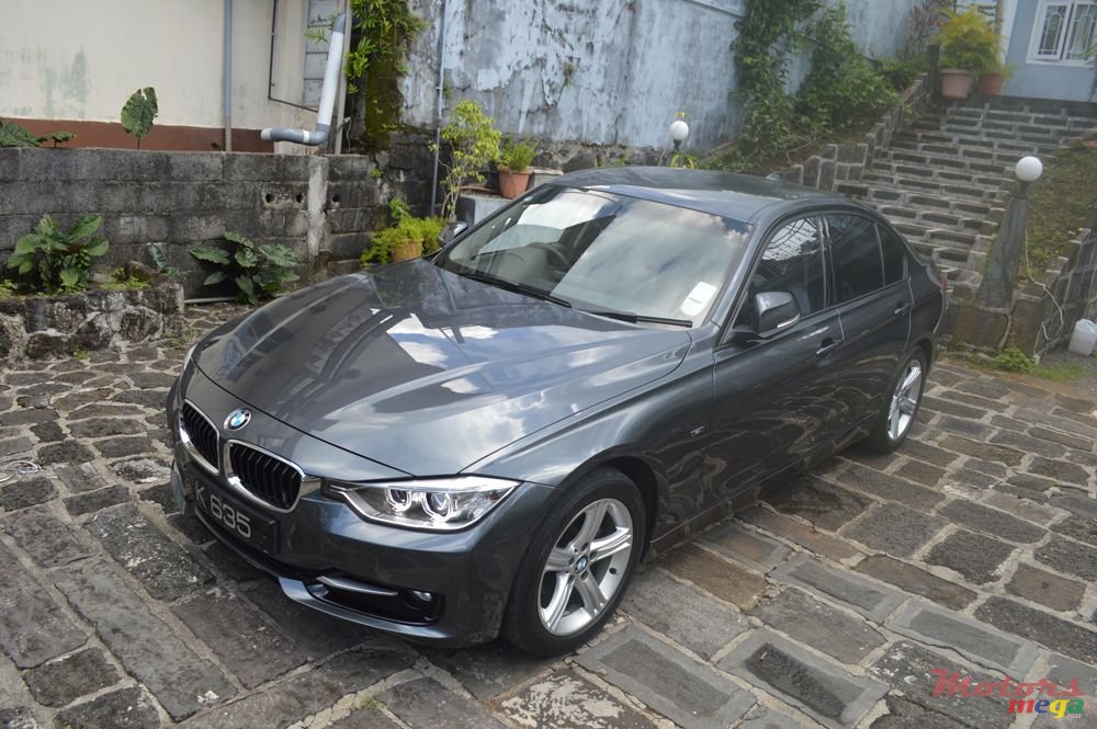 2013' BMW 320 photo #2