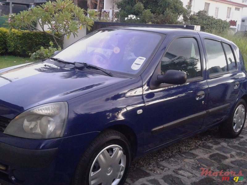 2004' Renault Clio photo #1