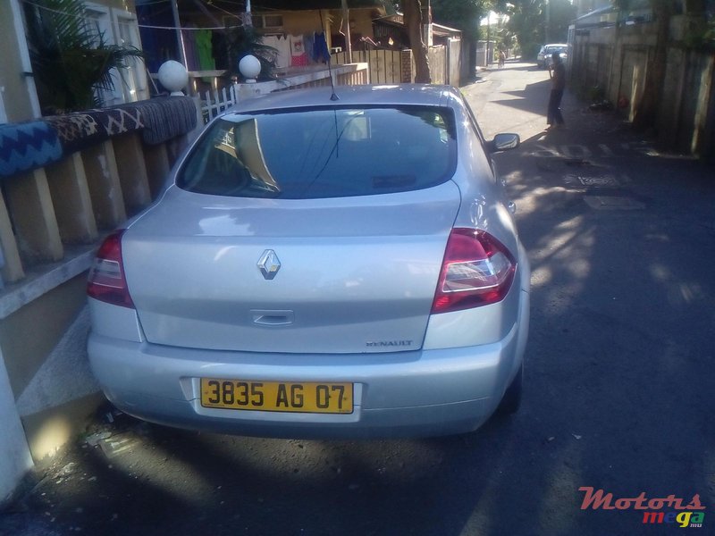 2007' Renault Megane photo #2