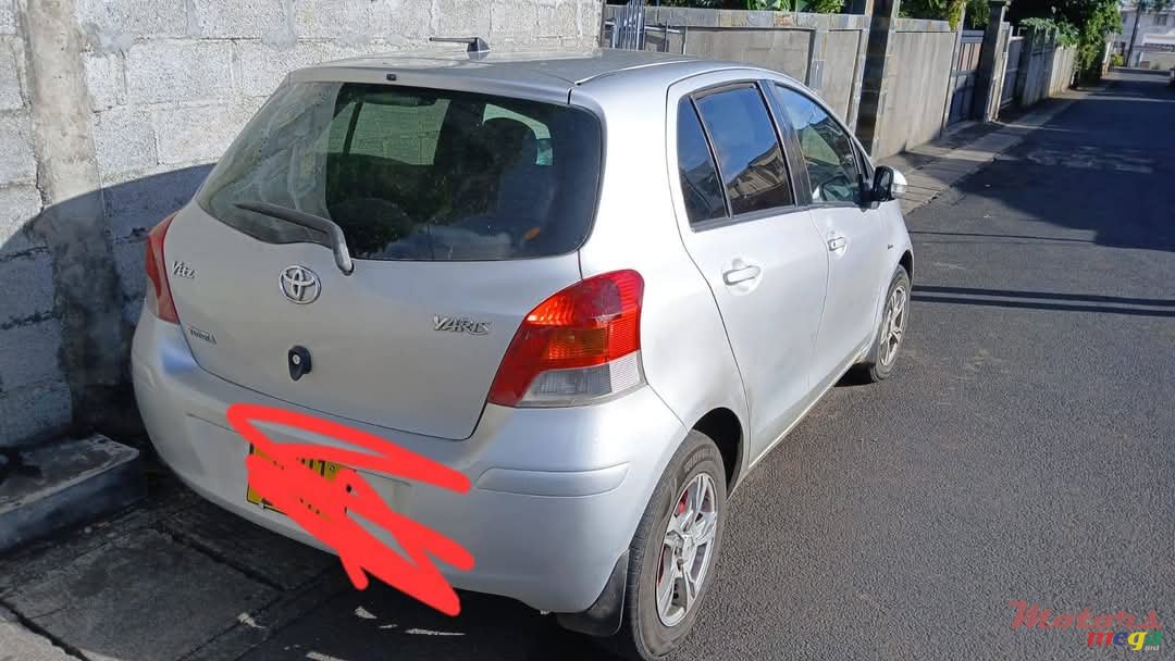 2007' Toyota Vitz photo #4