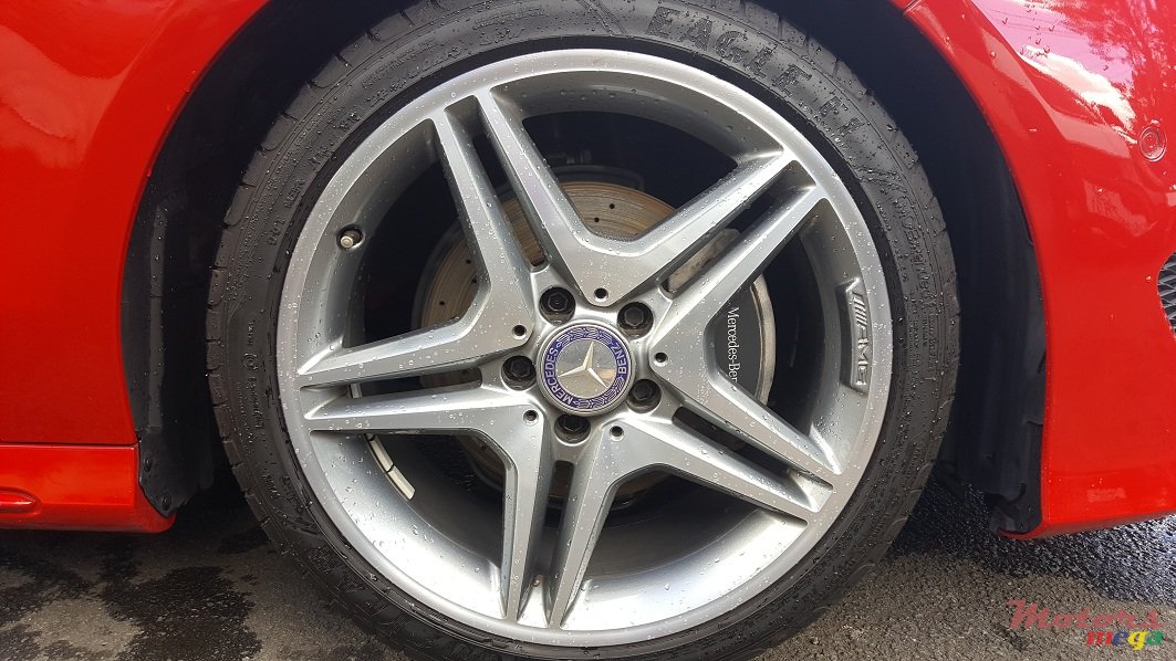 2013' Mercedes-Benz CLA 180 AMG photo #5