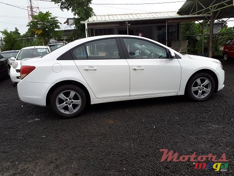 2012' Chevrolet Cruze photo #5