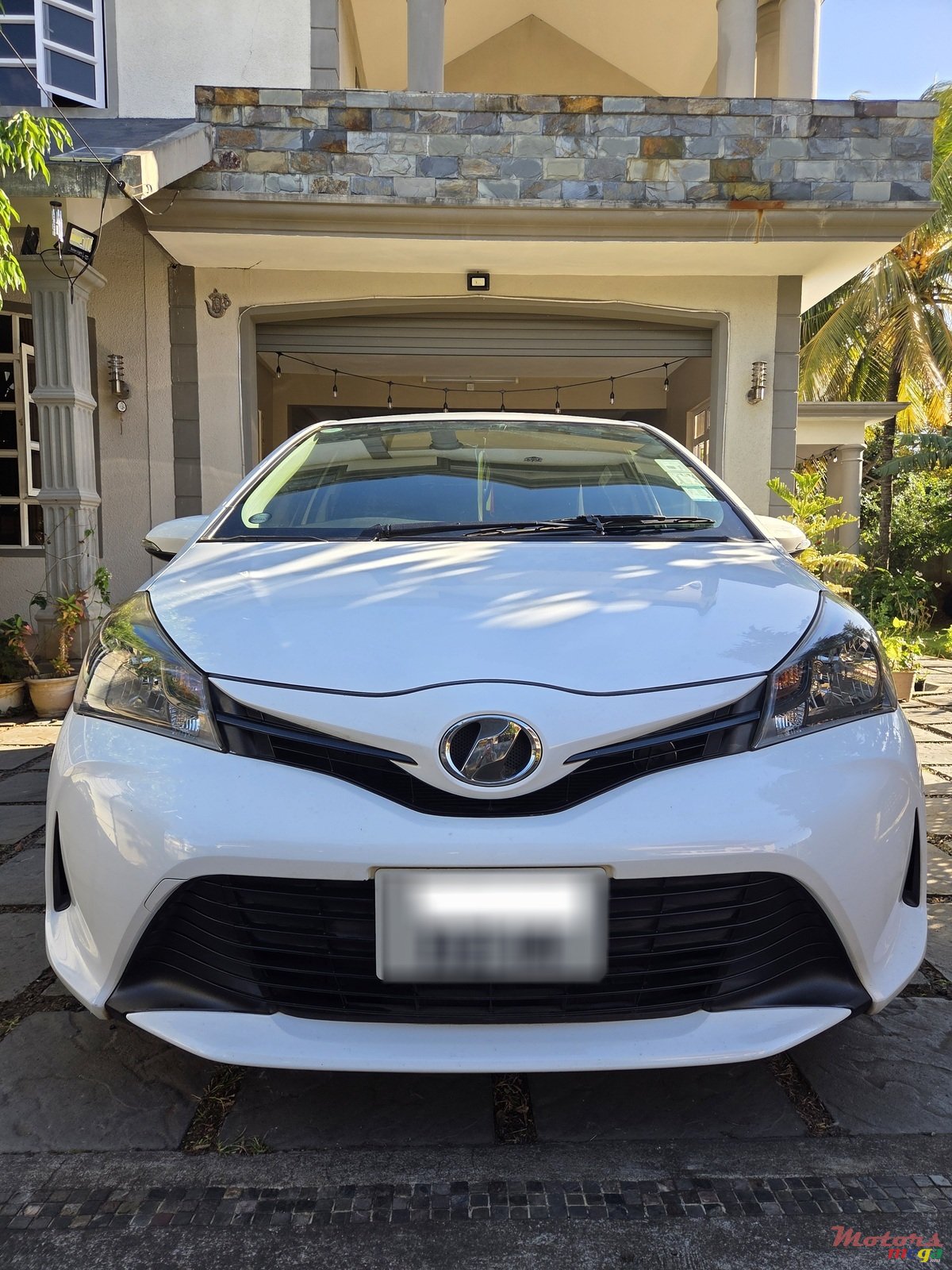 2014' Toyota Vitz photo #1