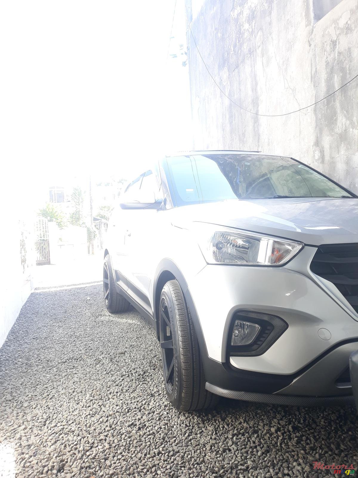 2018' Hyundai i25 Sport photo #1