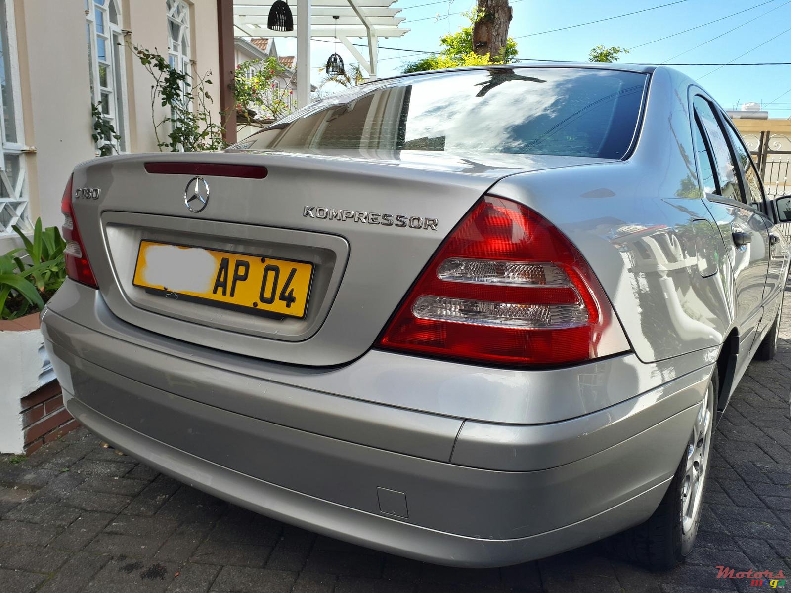 2004' Mercedes-Benz C-Class photo #2