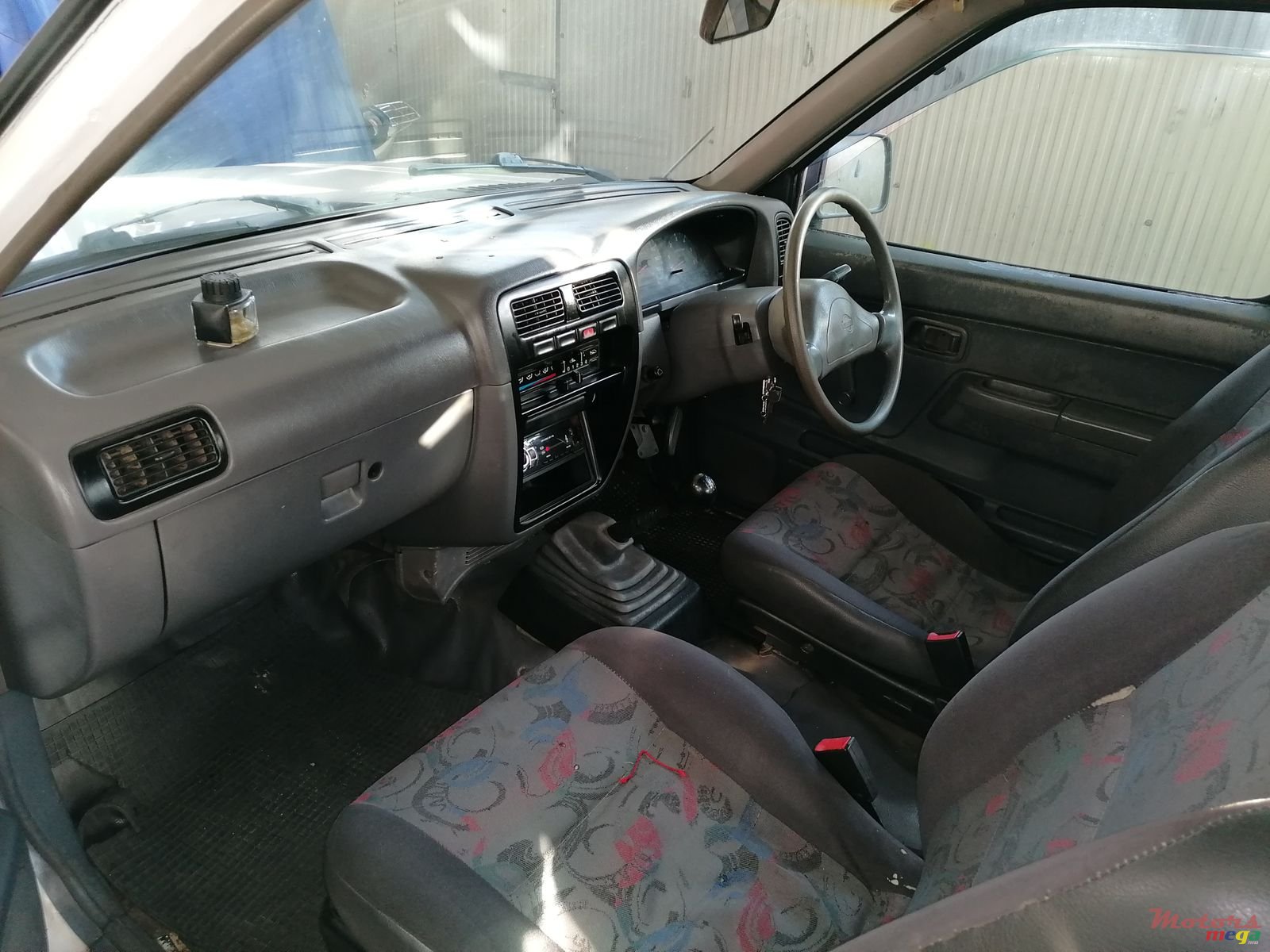 2000' Nissan Hardbody TD27 photo #2