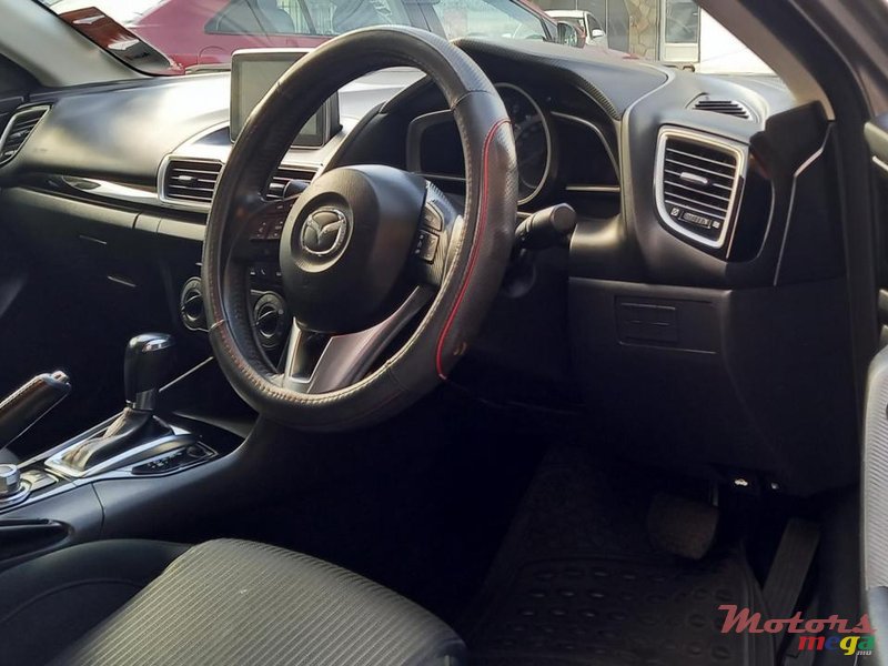 2015' Mazda 3 photo #6