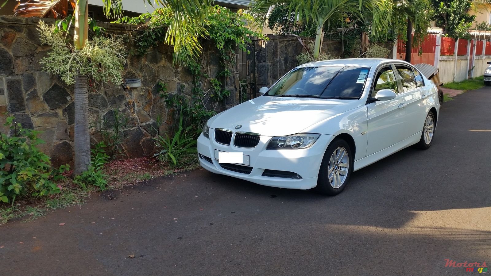 2005' BMW 3 Series photo #1