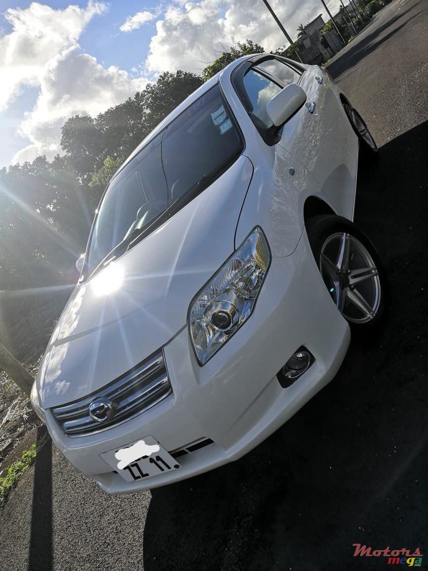 2011' Toyota Axio Limited Edition Japan photo #1