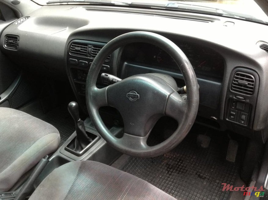 1996' Nissan Primera SL photo #4