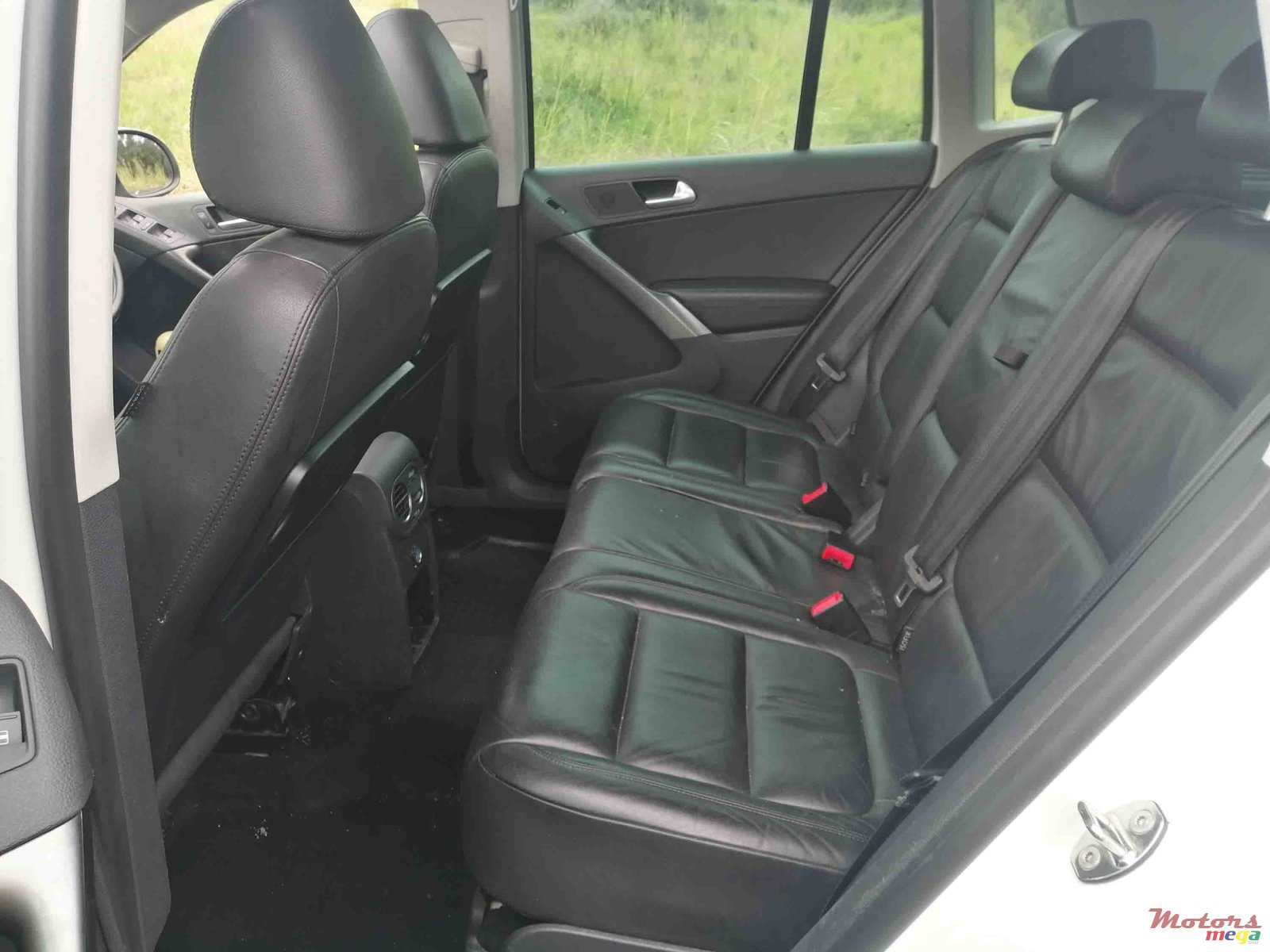 2008' Volkswagen Tiguan photo #3