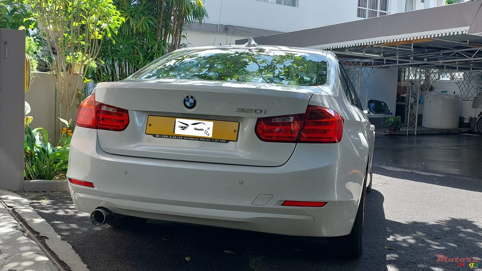 2012' BMW 320 Luxury Edition photo #5