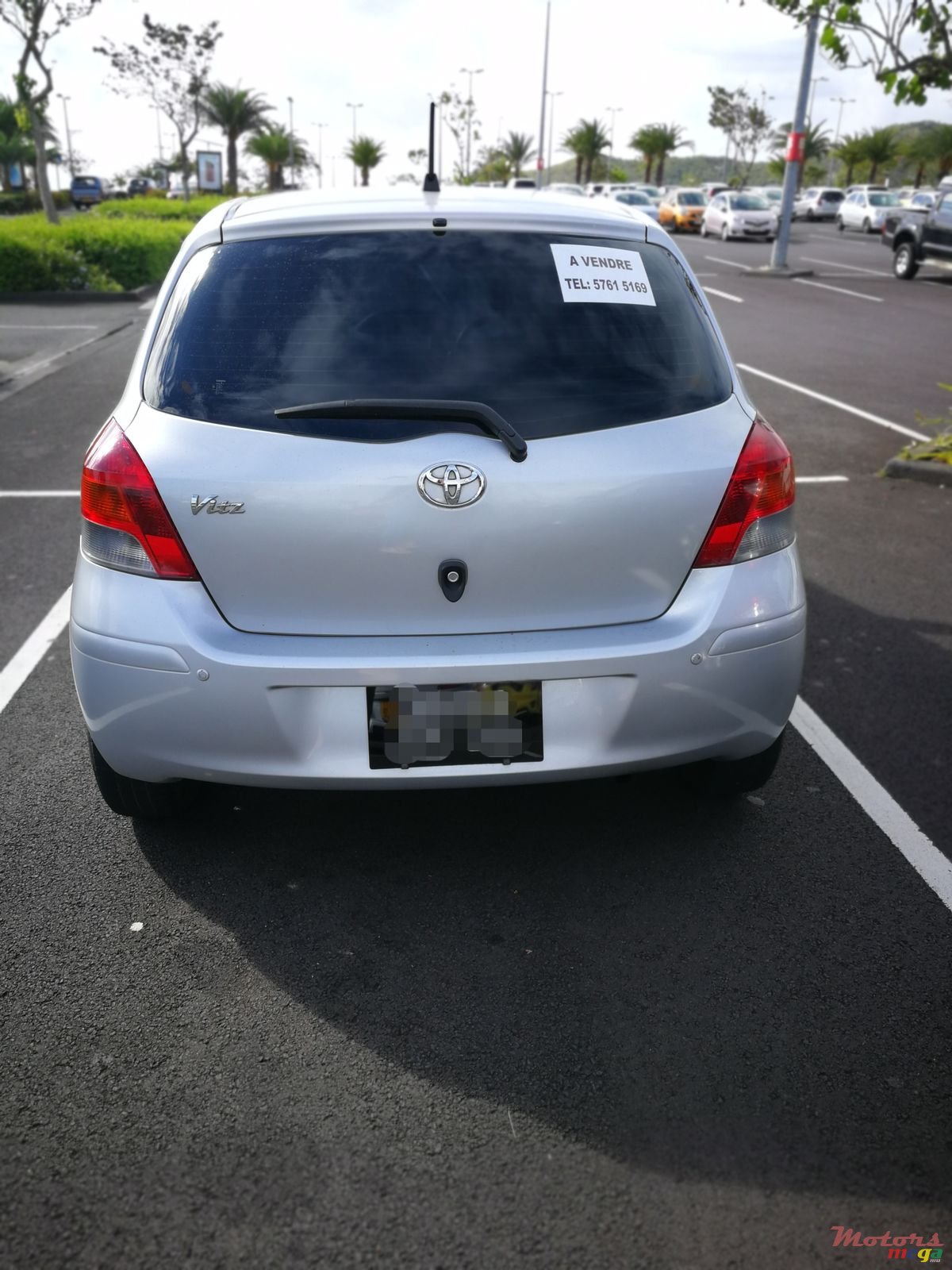 2008' Toyota Vitz photo #4