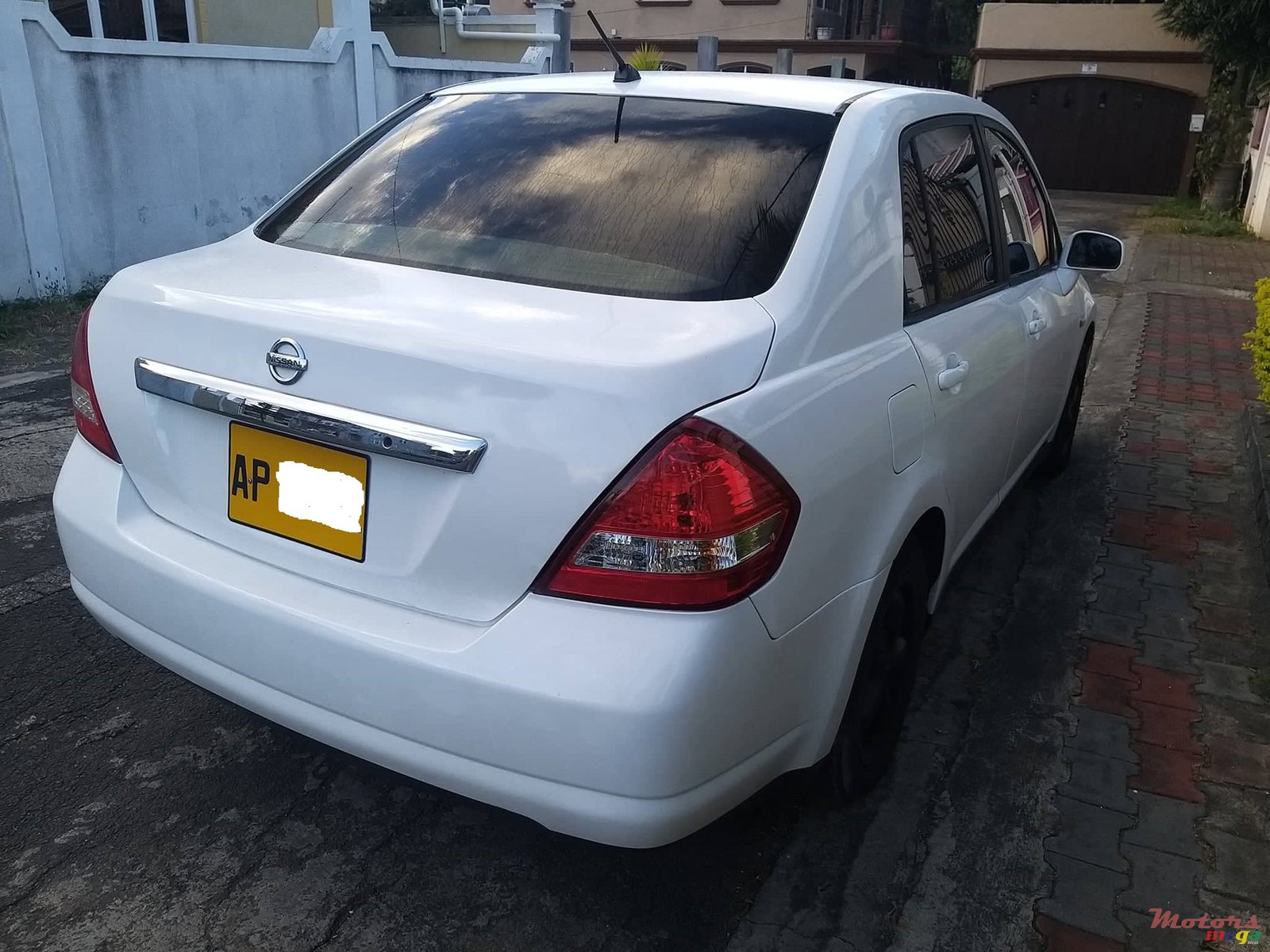 2006' Nissan Tiida Latio photo #3