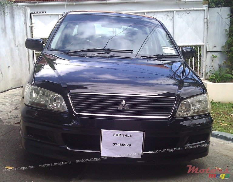 2002' Mitsubishi Lancer photo #1