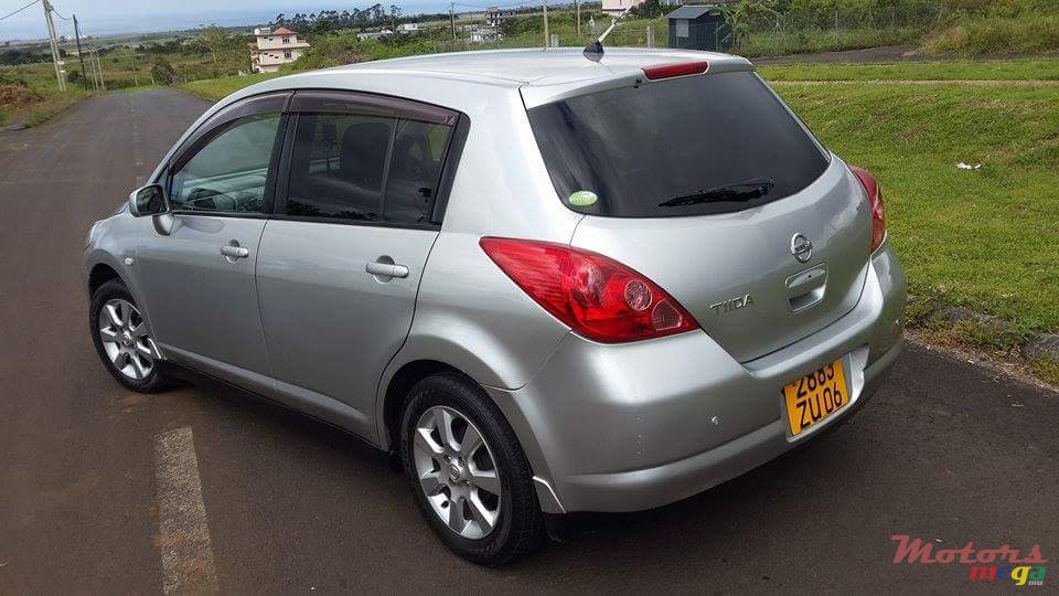 2006' Nissan Tiida photo #2