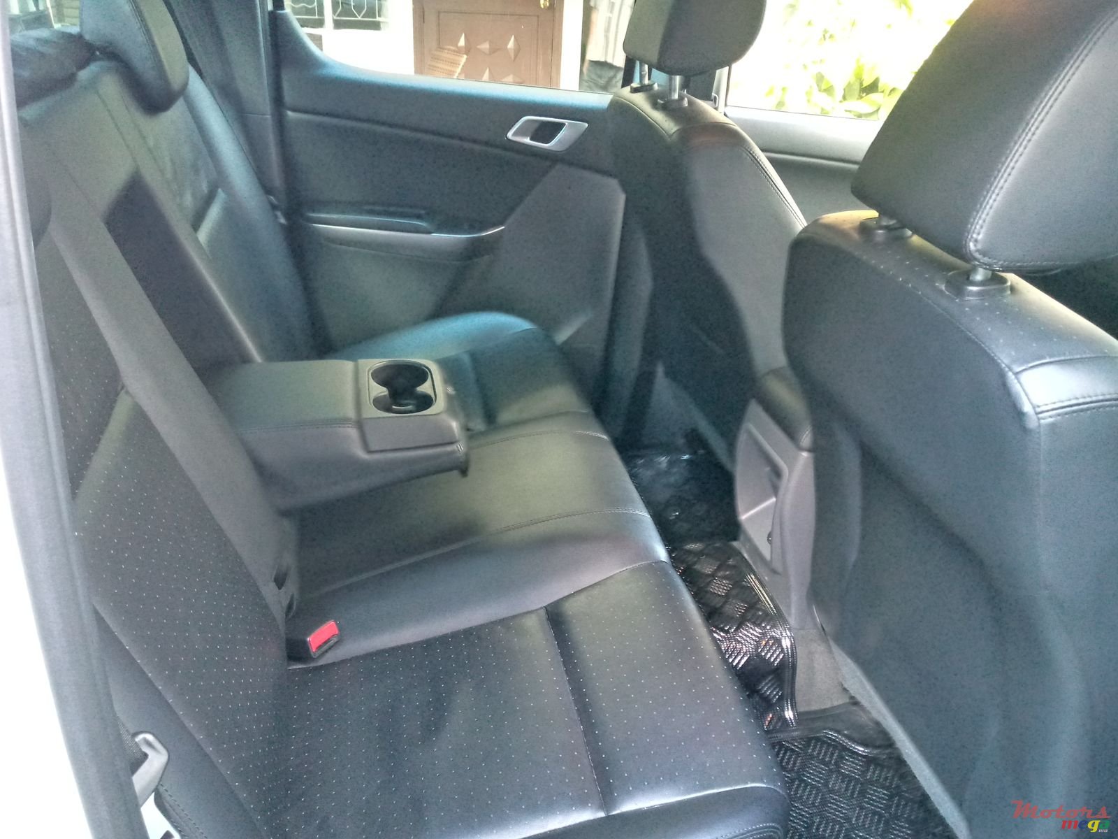 2016' Mazda BT-50 photo #6