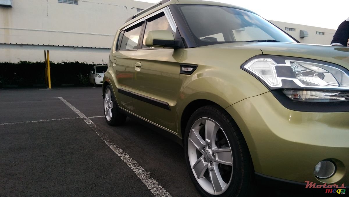2010' Kia Soul photo #2