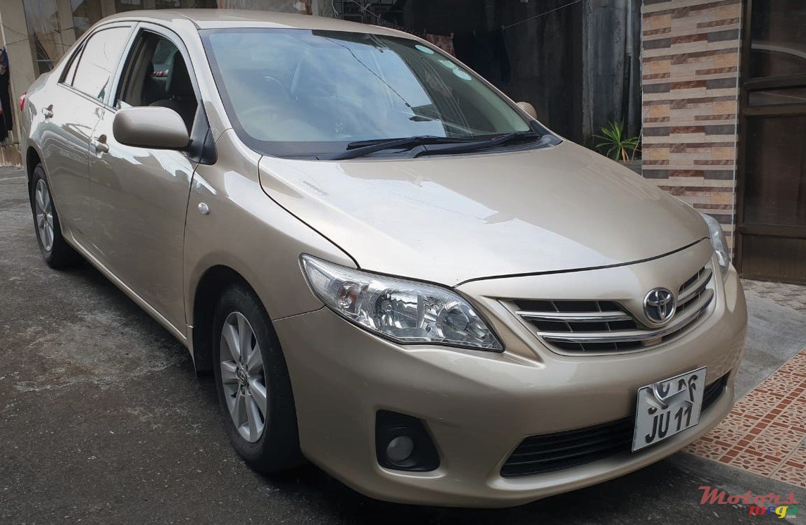 2011' Toyota Corolla photo #1