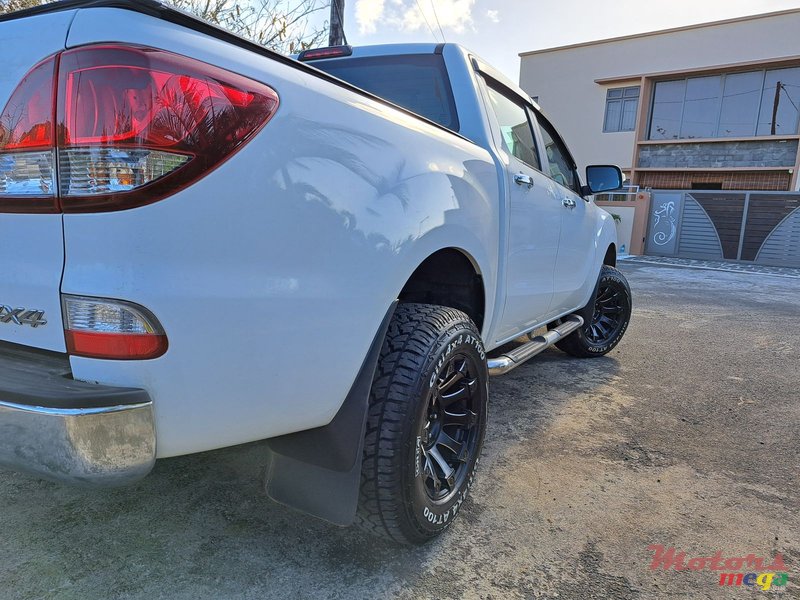 2018' Mazda BT-50 photo #3