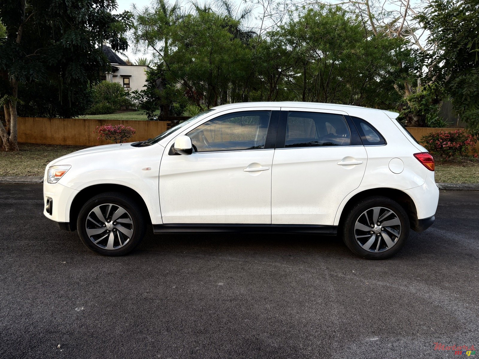 2016' Mitsubishi ASX 2.0 photo #2