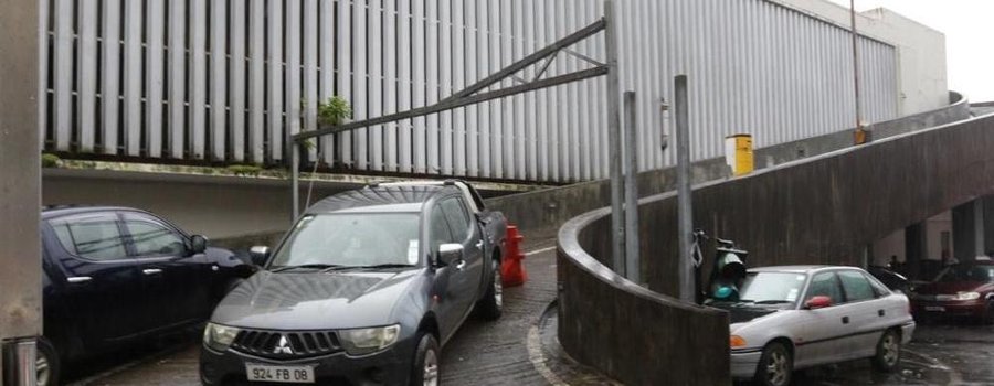 Le parking sur la toiture pourrait céder :  Winner’s de Curepipe précipite sa fermeture
