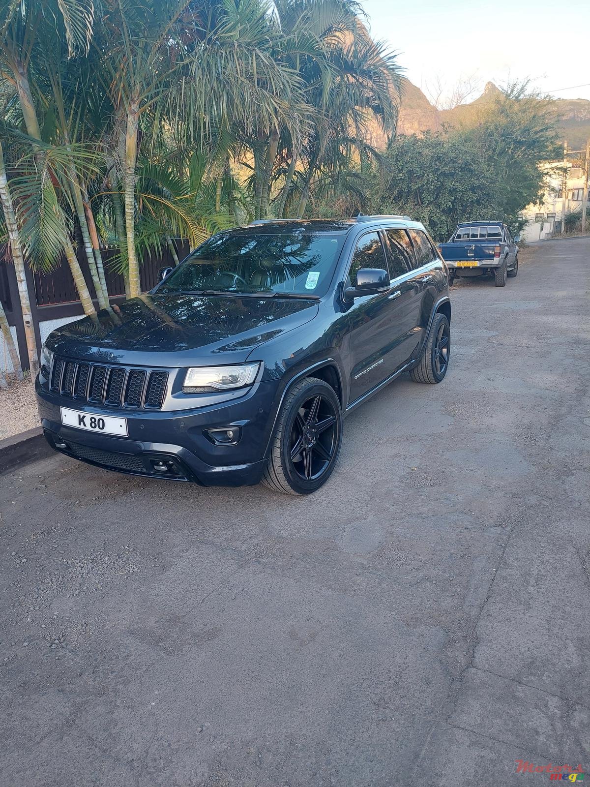 2015' Jeep Grand Cherokee photo #3