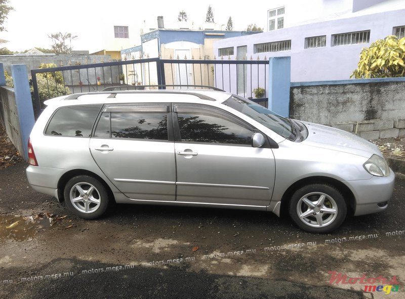 2002' Toyota Fielder photo #1