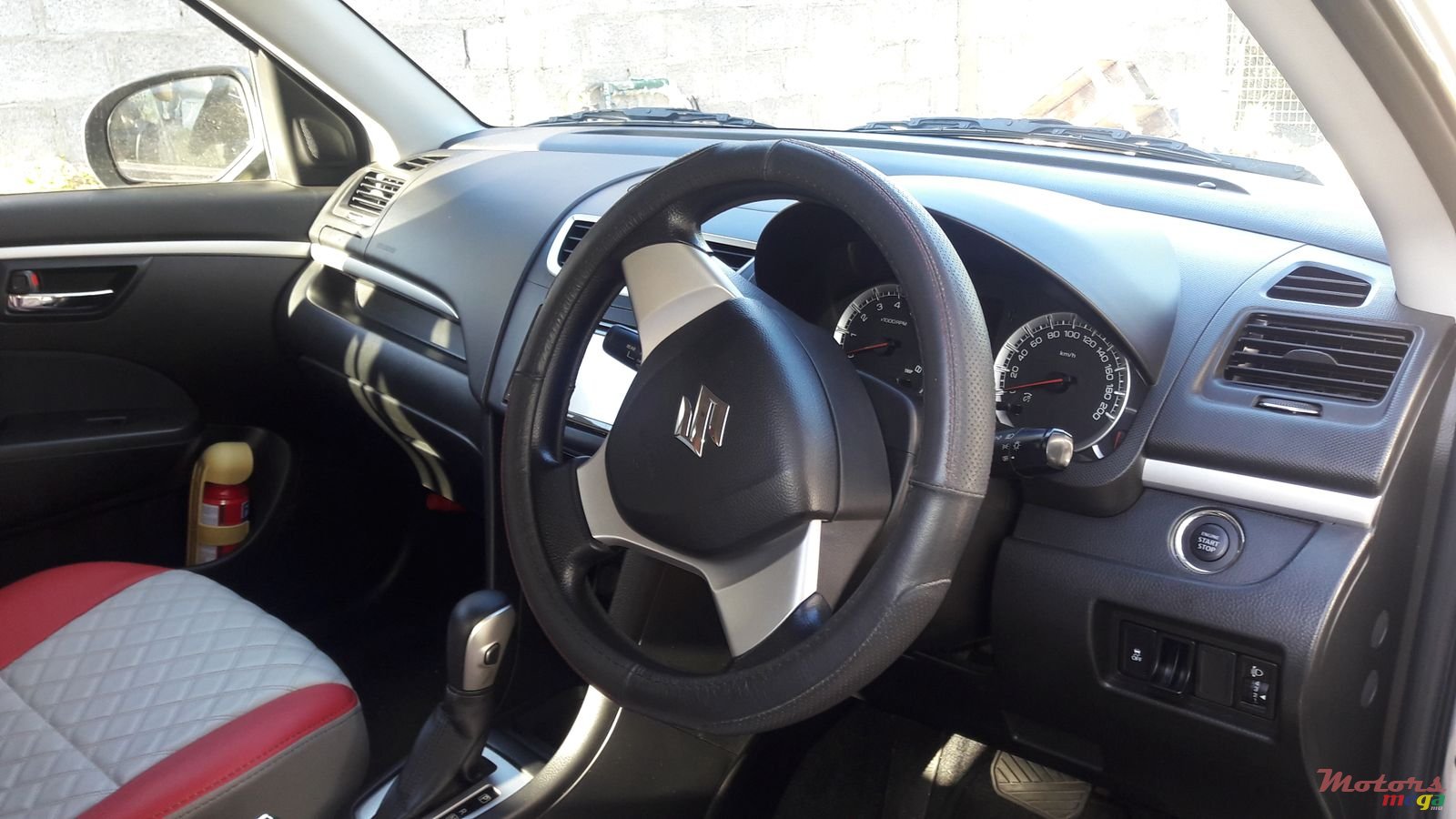 2014' Suzuki Swift photo #2