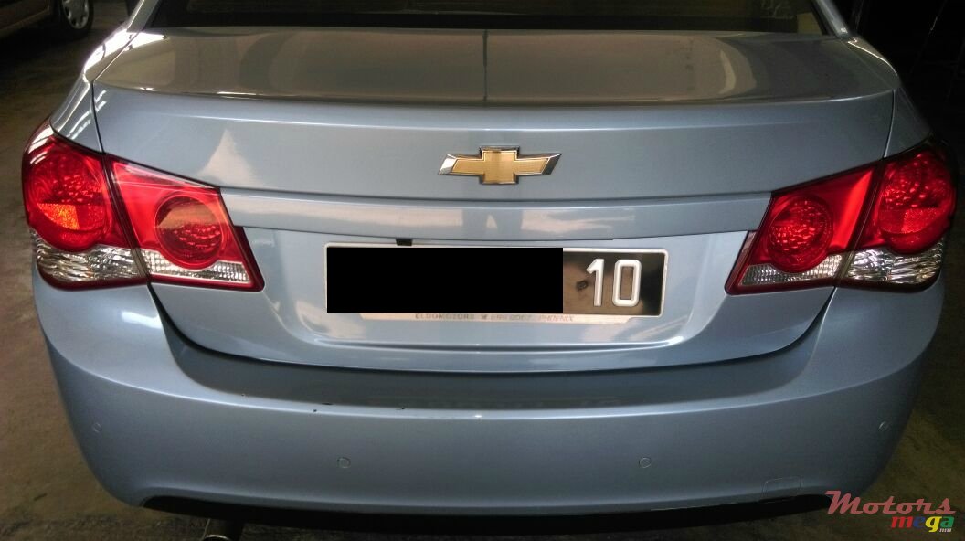 2010' Chevrolet Cruze photo #3