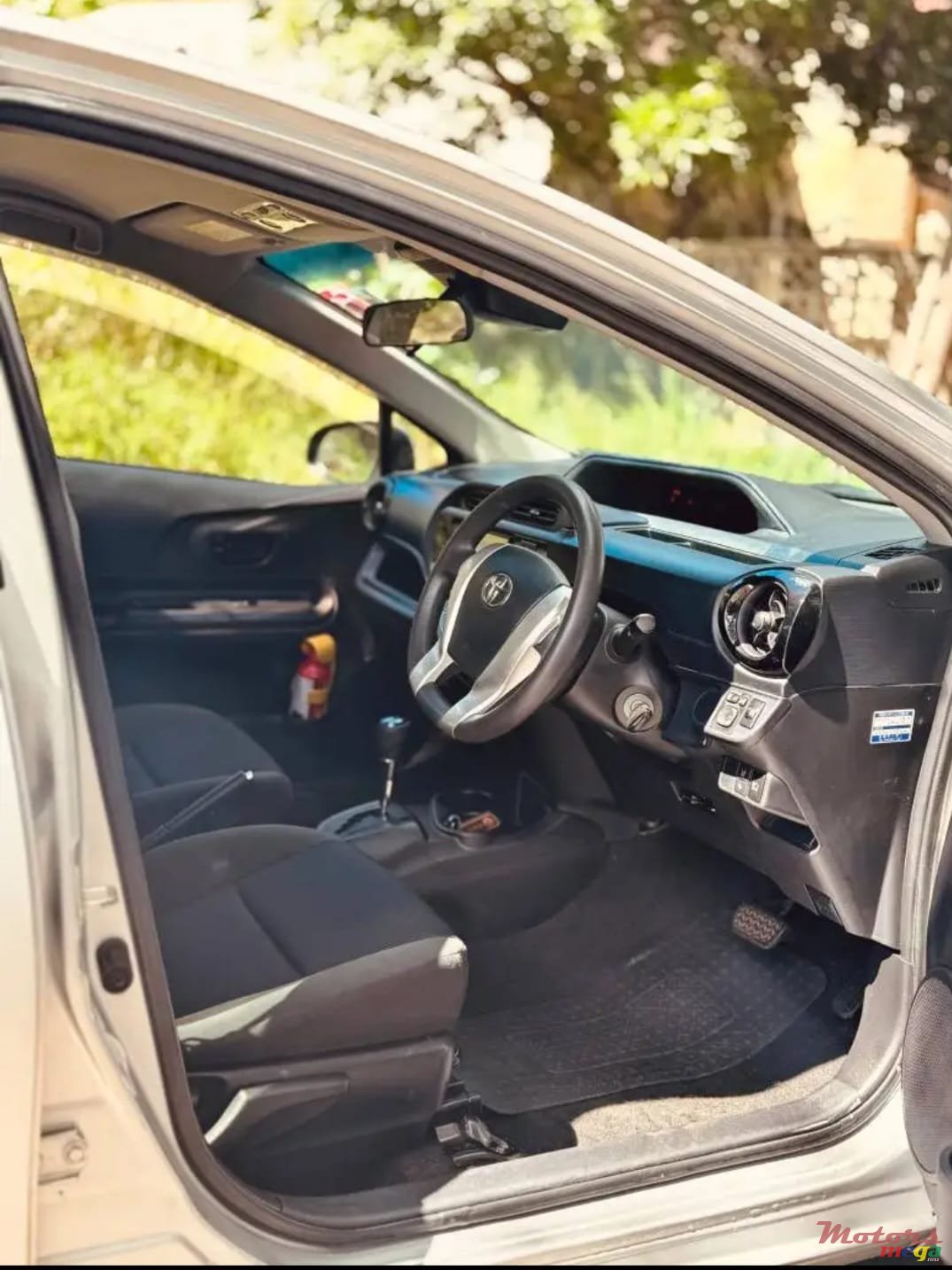 2016' Toyota Aqua photo #6