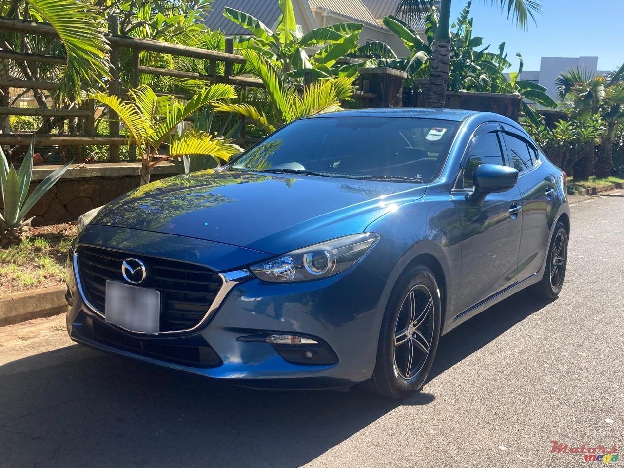 2017' Mazda Axela photo #3