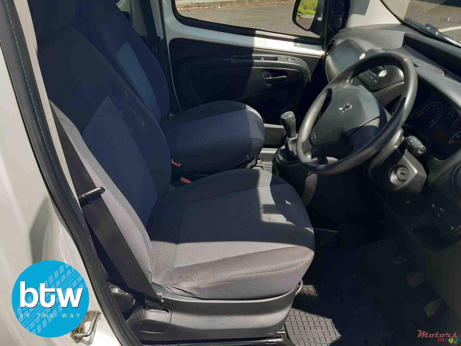 2012' Peugeot Bipper photo #7