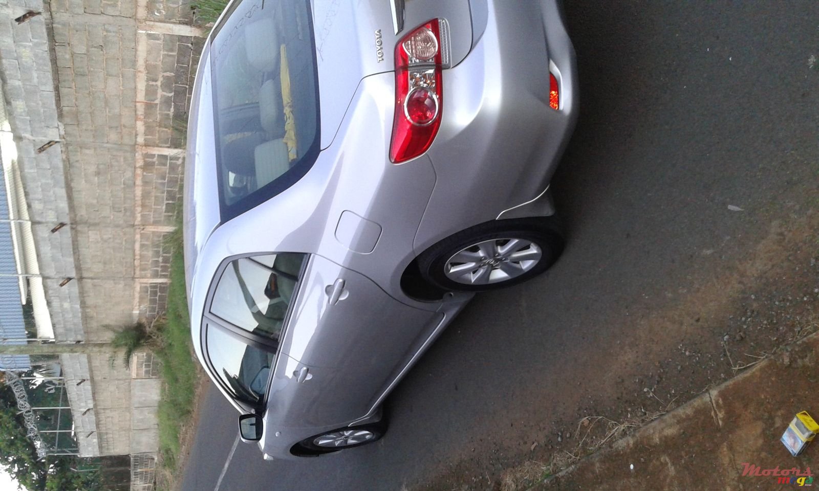 2011' Toyota Corolla photo #2