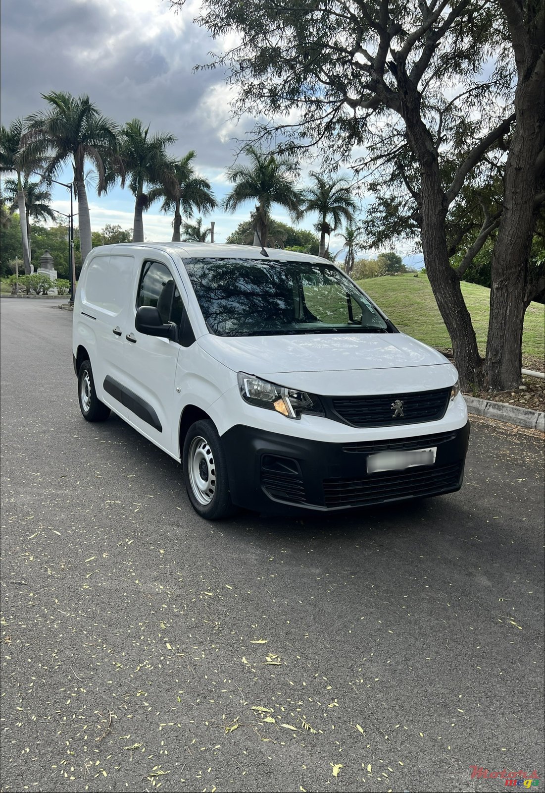 2021' Peugeot Partner photo #1