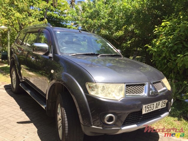 2009' Mitsubishi photo #2