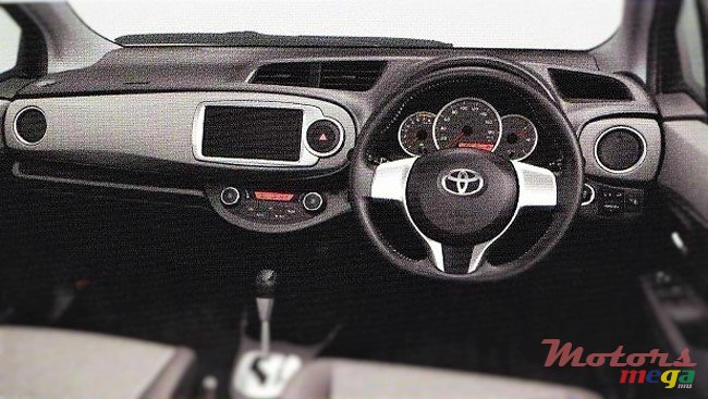 2012' Toyota Vitz 1.3 Limited Smile Edition photo #4