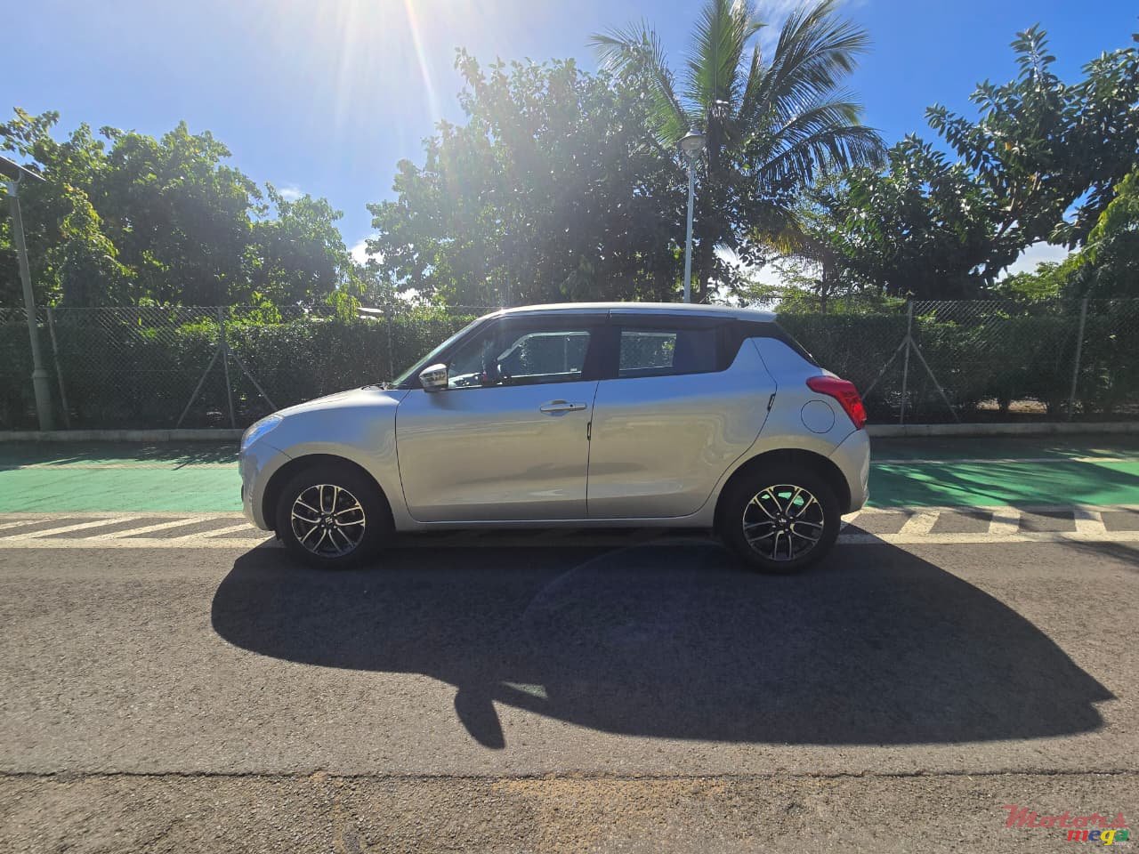 2021' Suzuki Swift photo #3