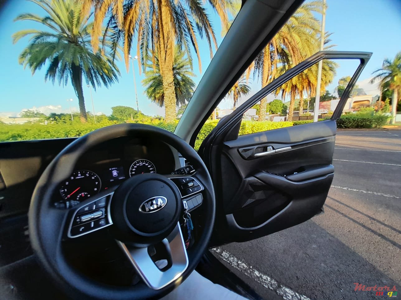 2021' Kia photo #2