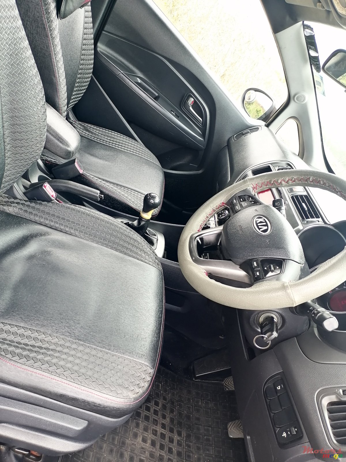 2012' Kia Rio photo #5